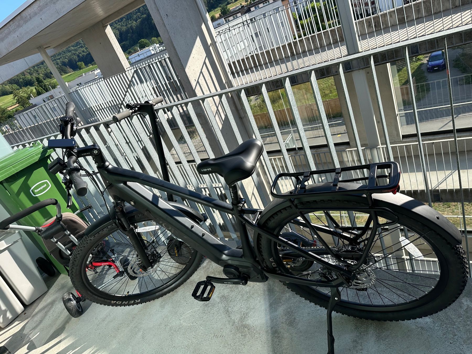 Vélos: Momas Jason Pro SUV – Schwarz – D'occasion à Olten par cablezom 1