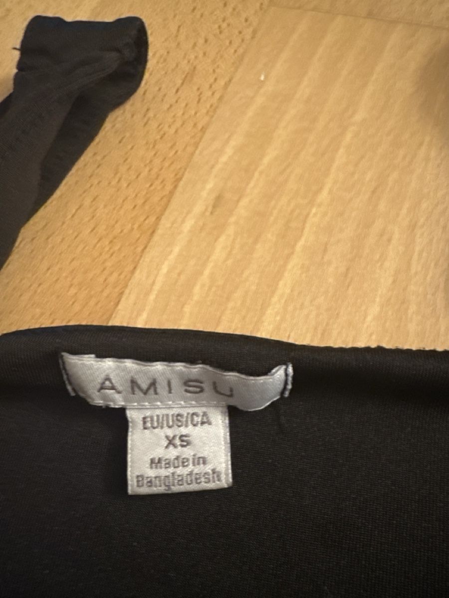 Blusen, T-Shirts & Tops: 2 Tops – Neu (gemäss Beschreibung) aus Uzwil von ale_27xy 1