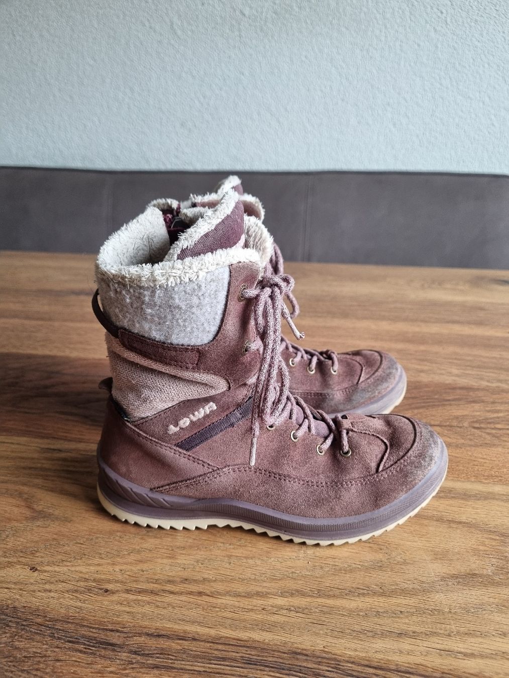 Lowa Scarpe per ragazze: Lowa Winterschuhe Gr. 34 – Usato da Näfels venduto da Phd534