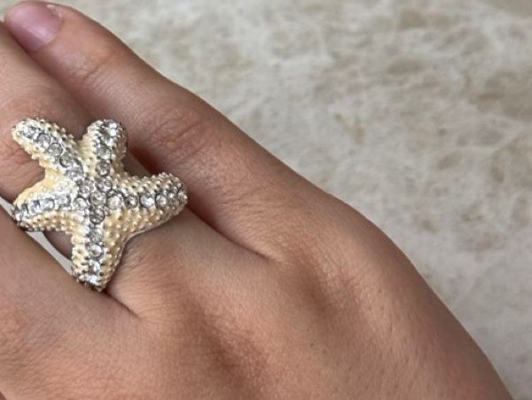 Anelli: Modischer Damen Ring mit Steinen 🌸 Gr. 53 – Usato da Elsau venduto da shoppa 1