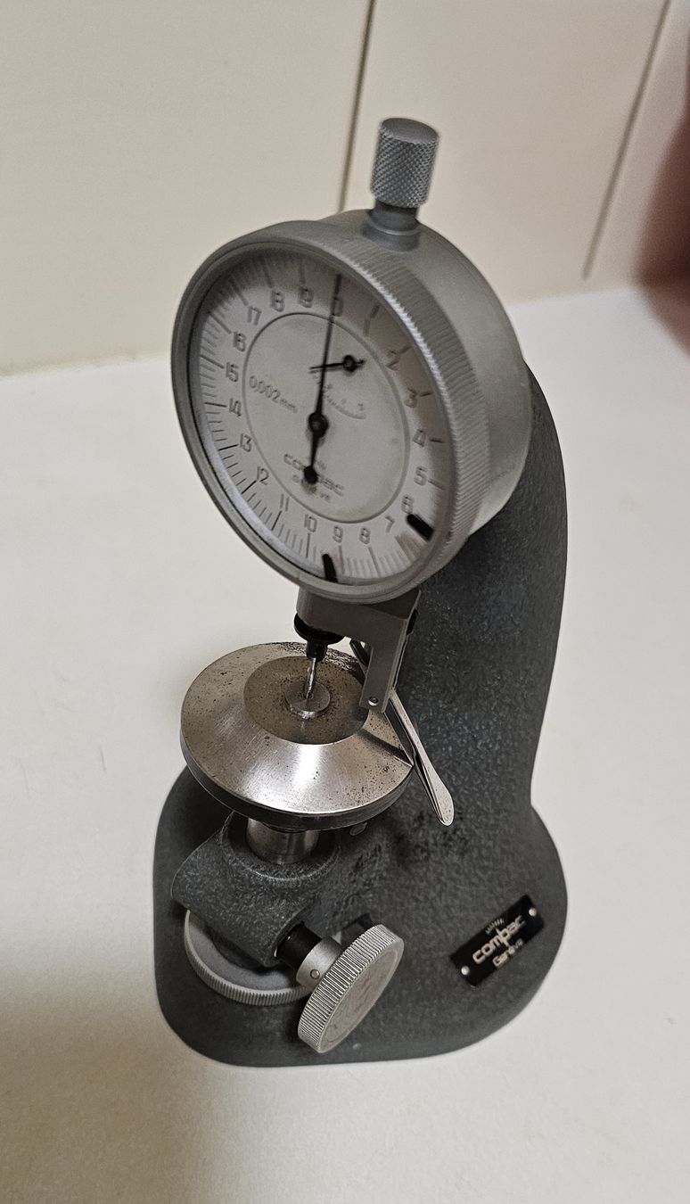 Alle Werkzeuge: Comparateur vertical Compac Geneve, précision 0.002mm – Gebraucht aus Genève von Fresko01