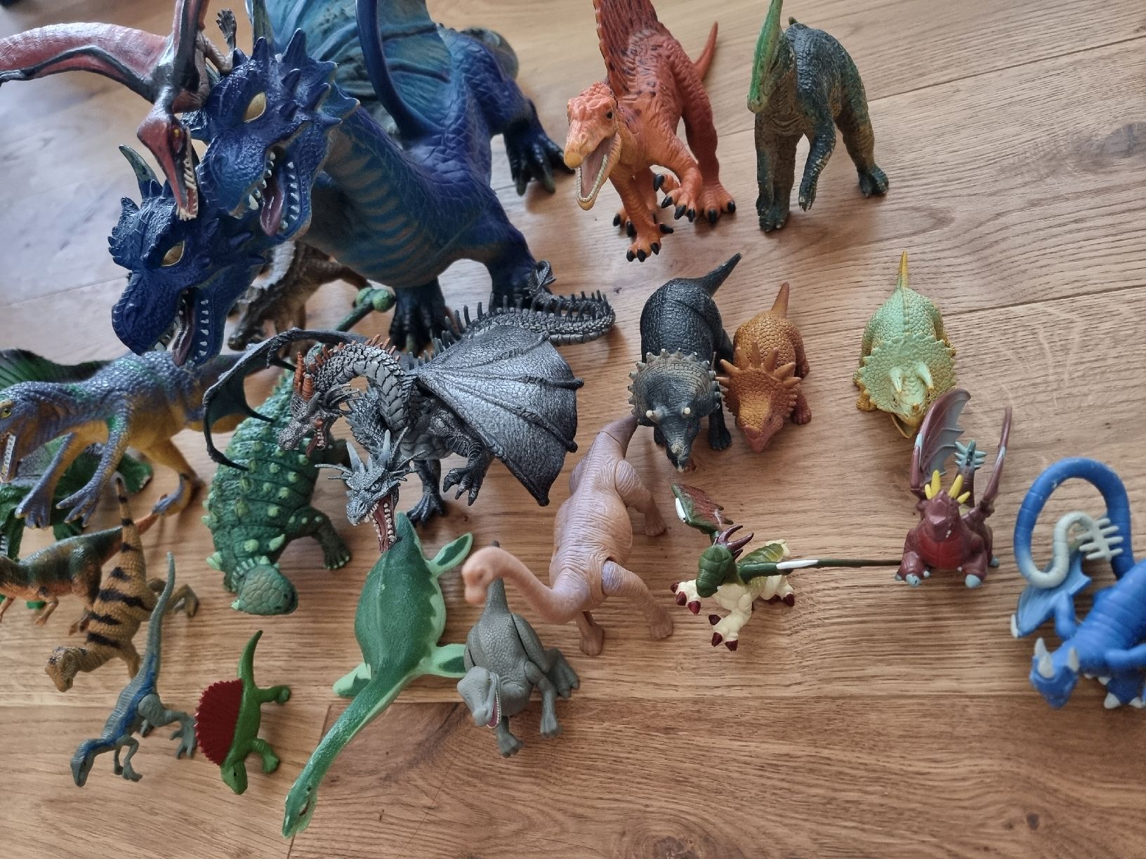 Statuette: 24-teiliges Dinosaurier Set – Usato da Lengnau AG venduto da Mefari 3