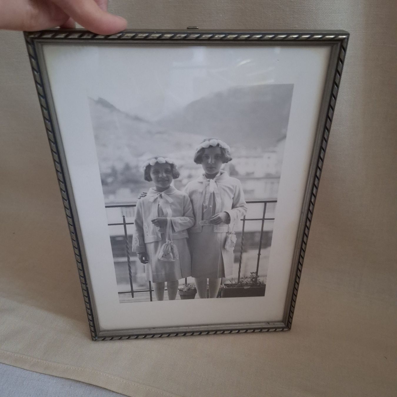 Foto & Immagini: Herziges, nostalgisches Schwarz-weiss-Bild, Erstkommunion – Usato da Winterthur venduto da Goldpipau