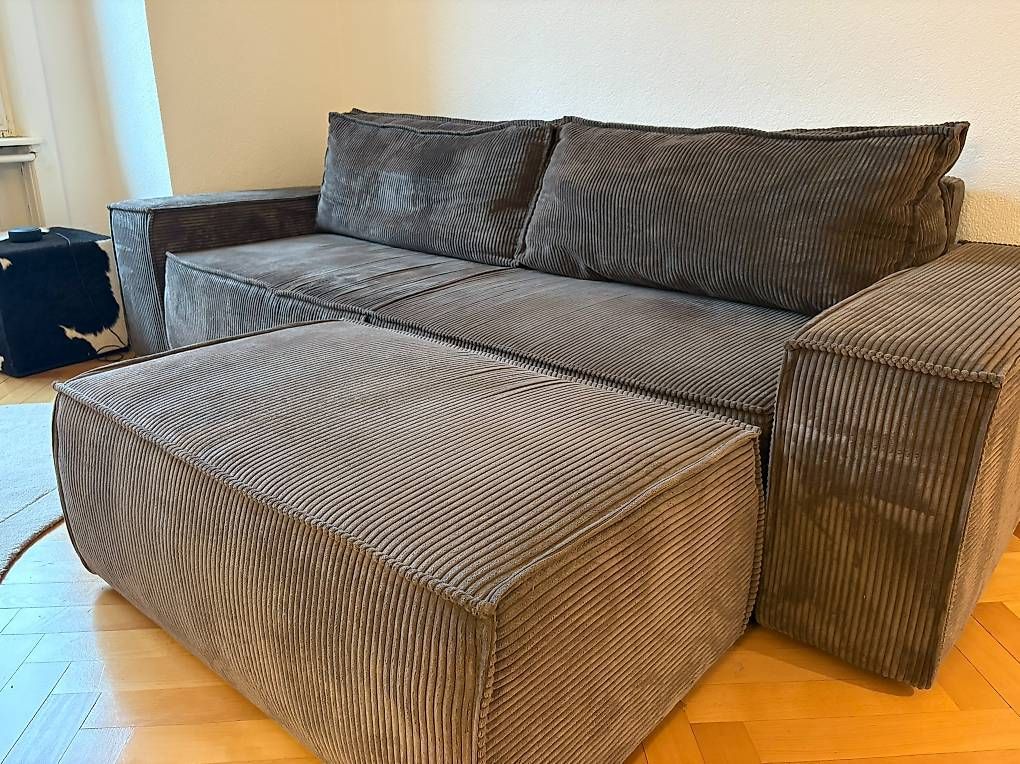 Sofas: Schlafsofa mit Hocker/ Sofa Bed with Foot Rest – Gebraucht aus Zürich von ann_qm9g 1