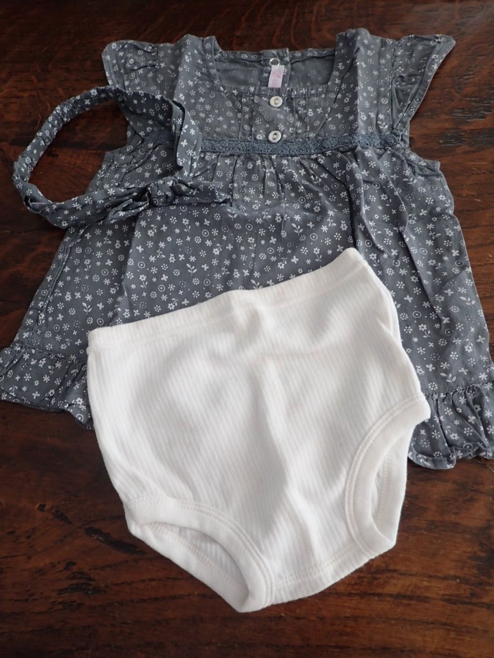 Lotti & Set di vestiti: Vêtements été 74 fille – Nuovo (secondo la descrizione) da Petit-Lancy venduto da camping_car 1
