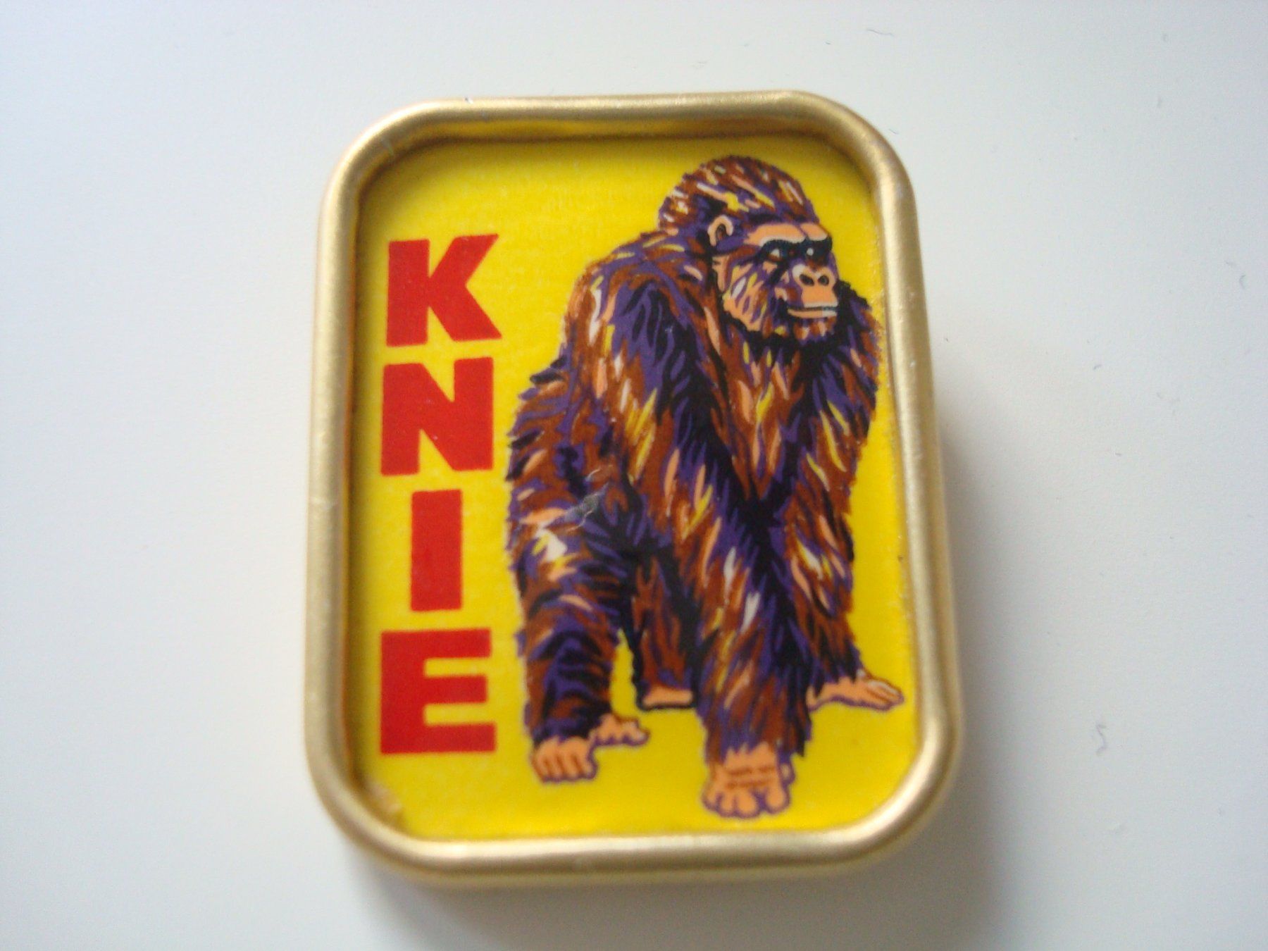 Placchette & Badge: Zirkus Knie Anstecker – Usato da Riehen venduto da Baerewaegli