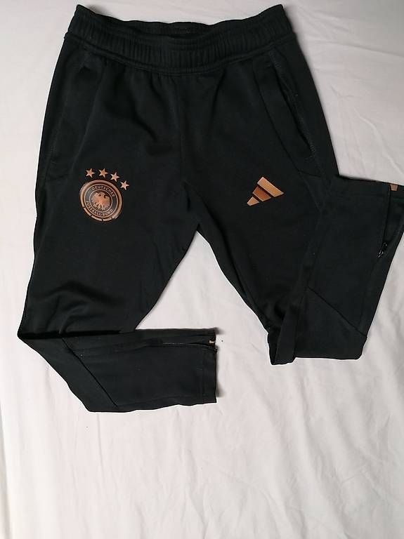 Adidas Pantaloni: Adidas sport hose 128 – Usato da thalwil venduto da Ray7211 2