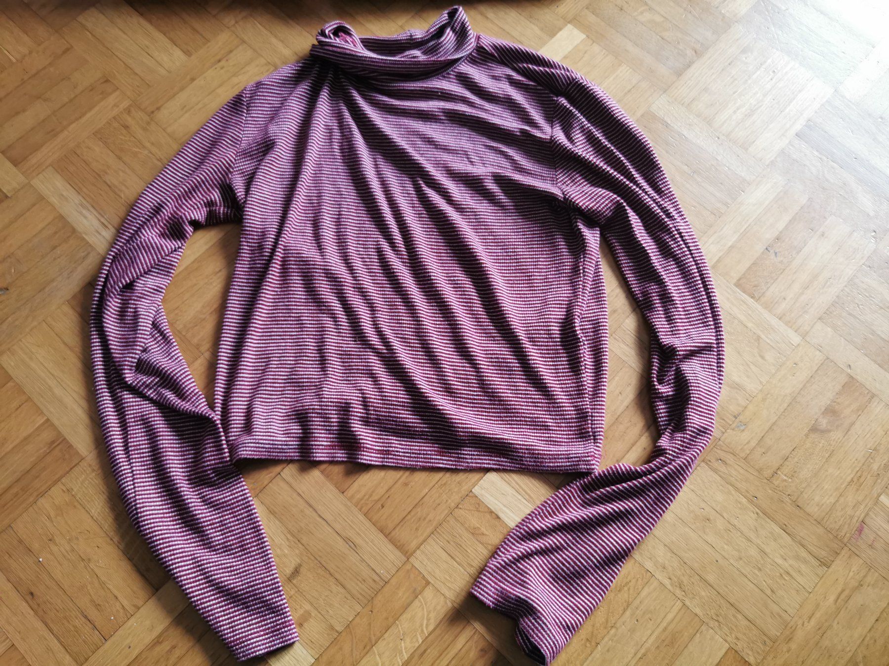 Lotti di vestiti: Jeans Gr. 36, Pullover, Sweatshirt und T-Shirt Gr. S – Usato da Basel venduto da grandfamily 3