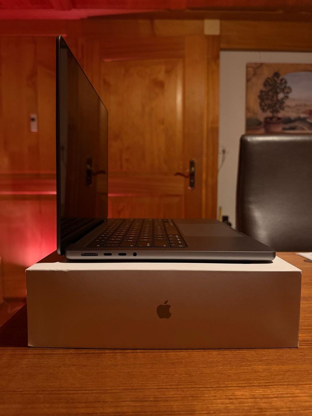 Apple Portables: MacBook Pro in Space Grau, Modell 2023. – D'occasion à Zürich par antoniodls