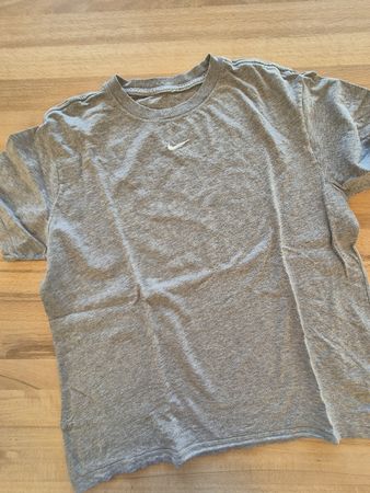 T-Shirt Nike grau Grösse S guter Zustand
