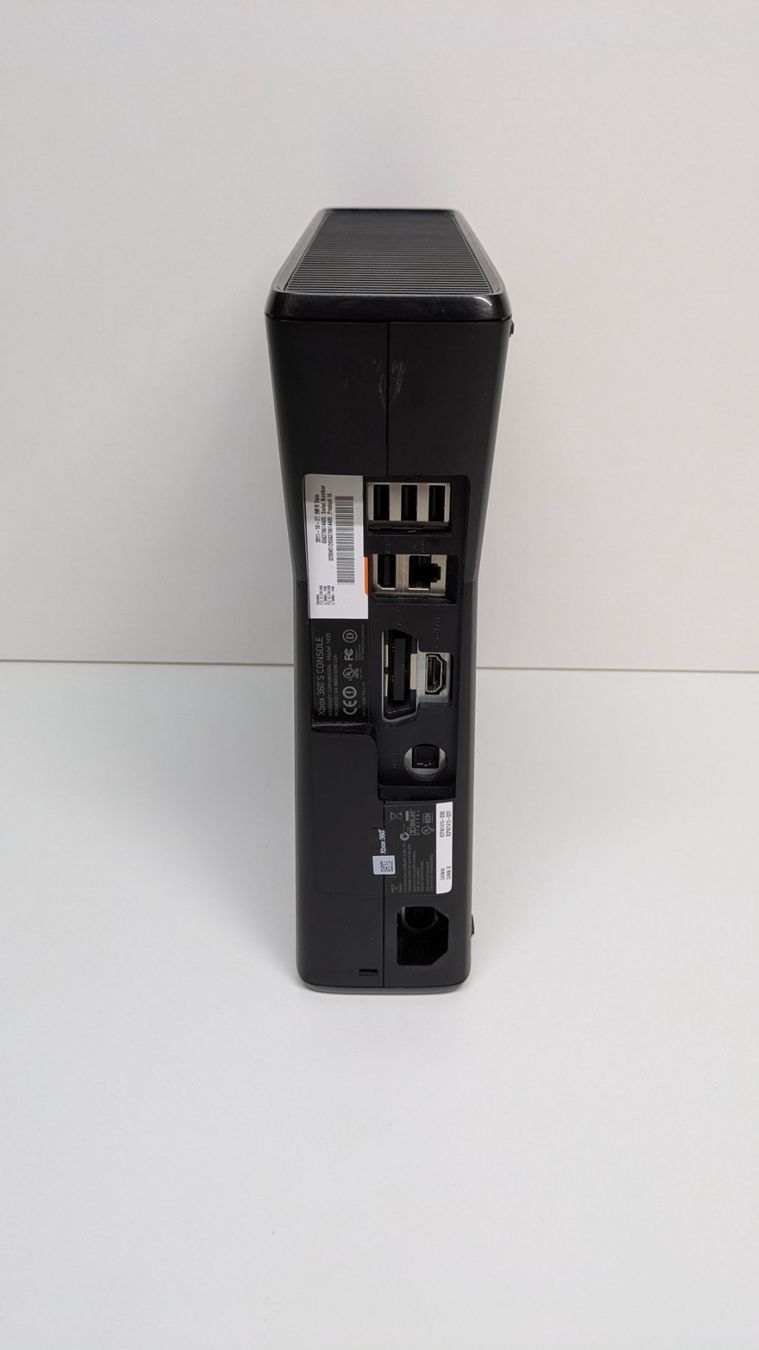 Microsoft Console: Microsoft Xbox 360 S, 2 Controller, 10 Spiele – Usato da Menziken venduto da mame18 7