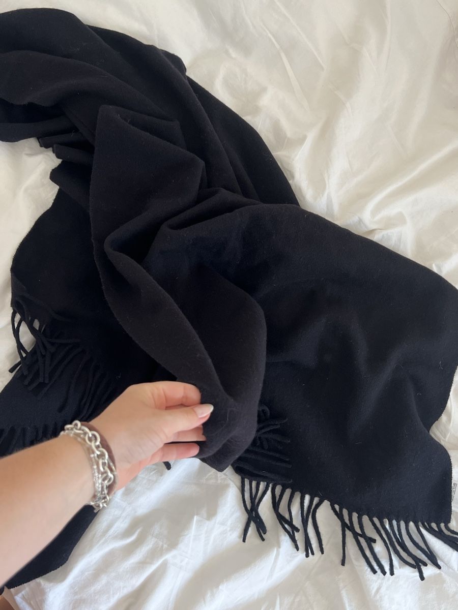Acne Studios Foulard & Sciarpe: Acne Studios Schal – Usato da Zürich venduto da hannah.liaaa 2