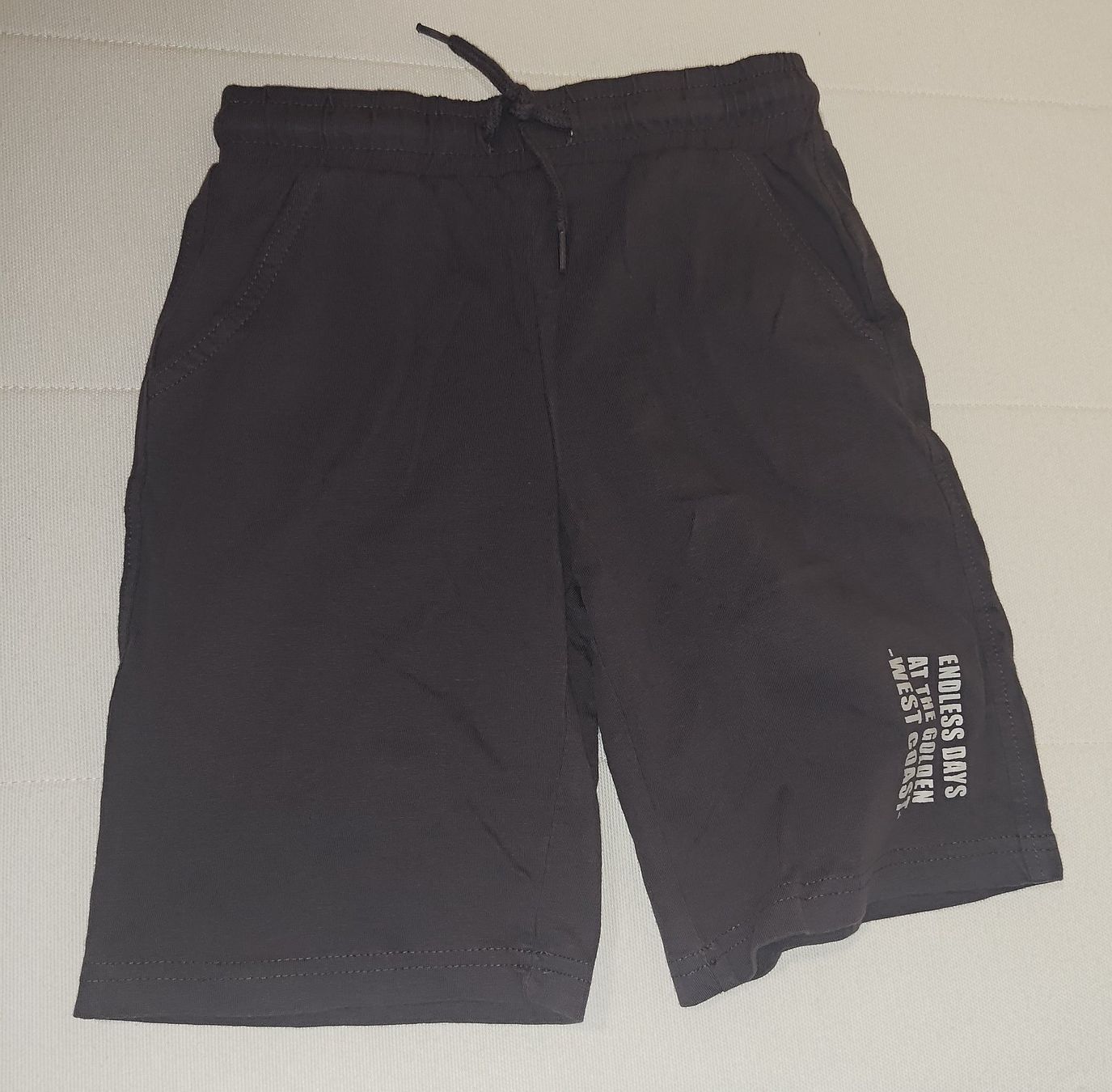 Pantaloni: Schwarze, kurze Sommerhose, Grösse 116 – Usato da Laupersdorf venduto da ela_uatb