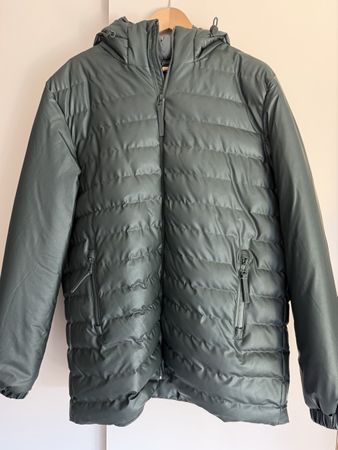 RAINS Steppjacke, Gr L, dunkelgrün, neu mit Etikett