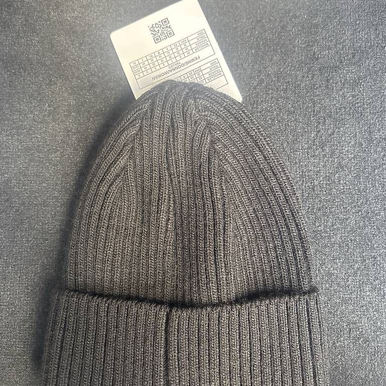 Hüte, Mützen & Caps: Moncler Beanie – Neu und originalverpackt aus Kriens von izz_zqs7 1