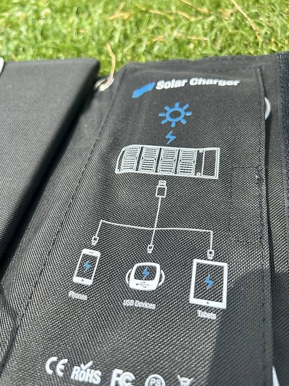 Dispositivi a energia solare: Panneaux Solaires pliables 28w prises 3xUSB – Usato da Colombier VD venduto da Xzbit 3
