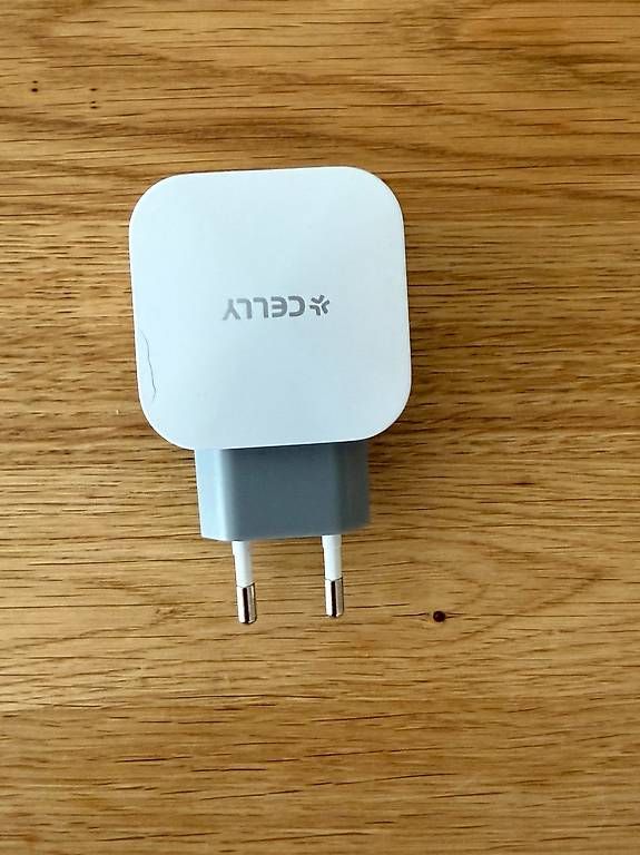 Caricabatterie: USB charger – Usato da Wallisellen venduto da Marij1986 1