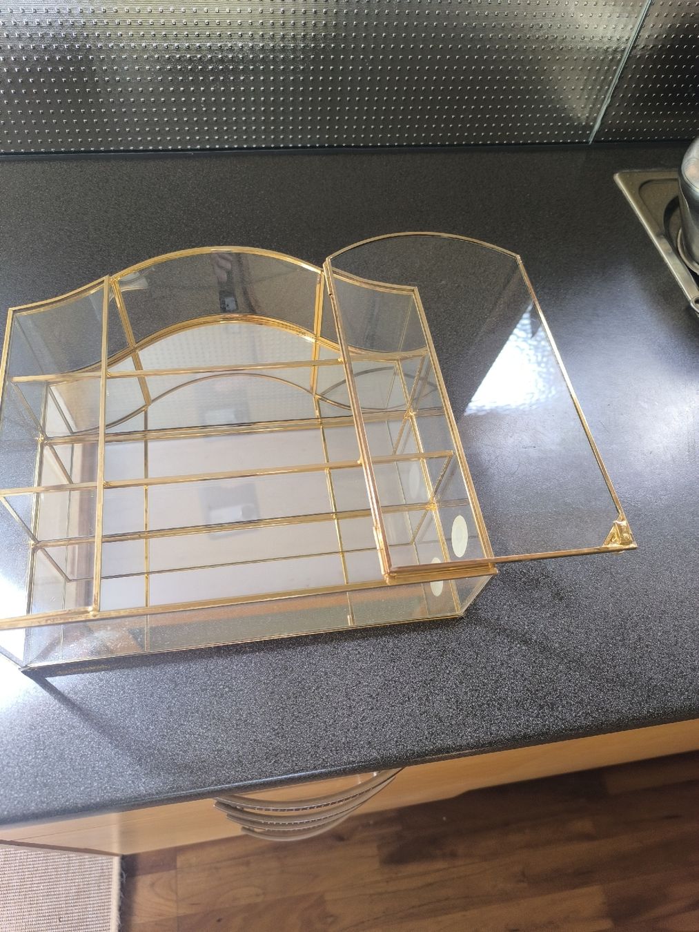 Vetrine: Glasvitrine mit Vergoldung – Usato da Schaffhausen venduto da gab_v5qf 1