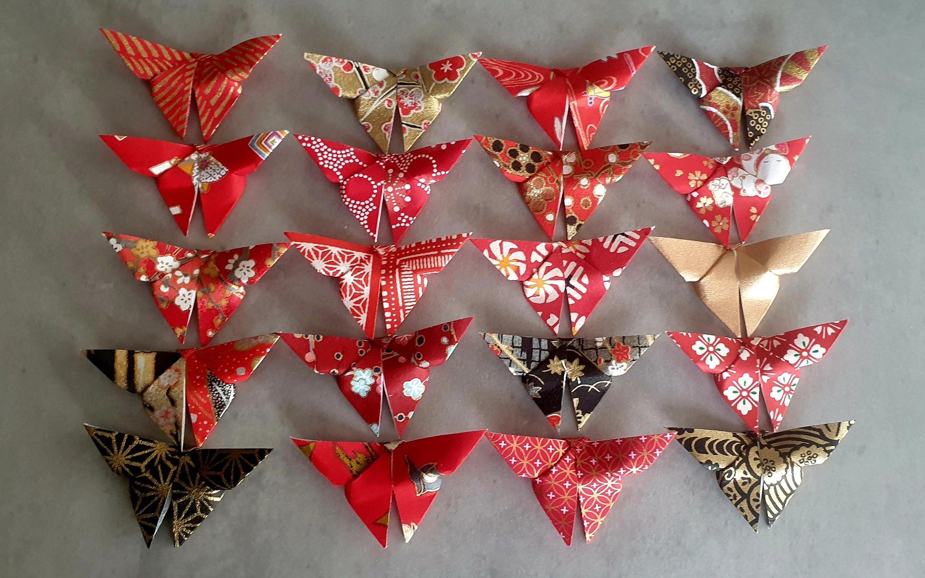 Alle Dekorationen: 20 Origami Schmetterlinge rot-gold – Neu und originalverpackt aus Zürich von brifo64