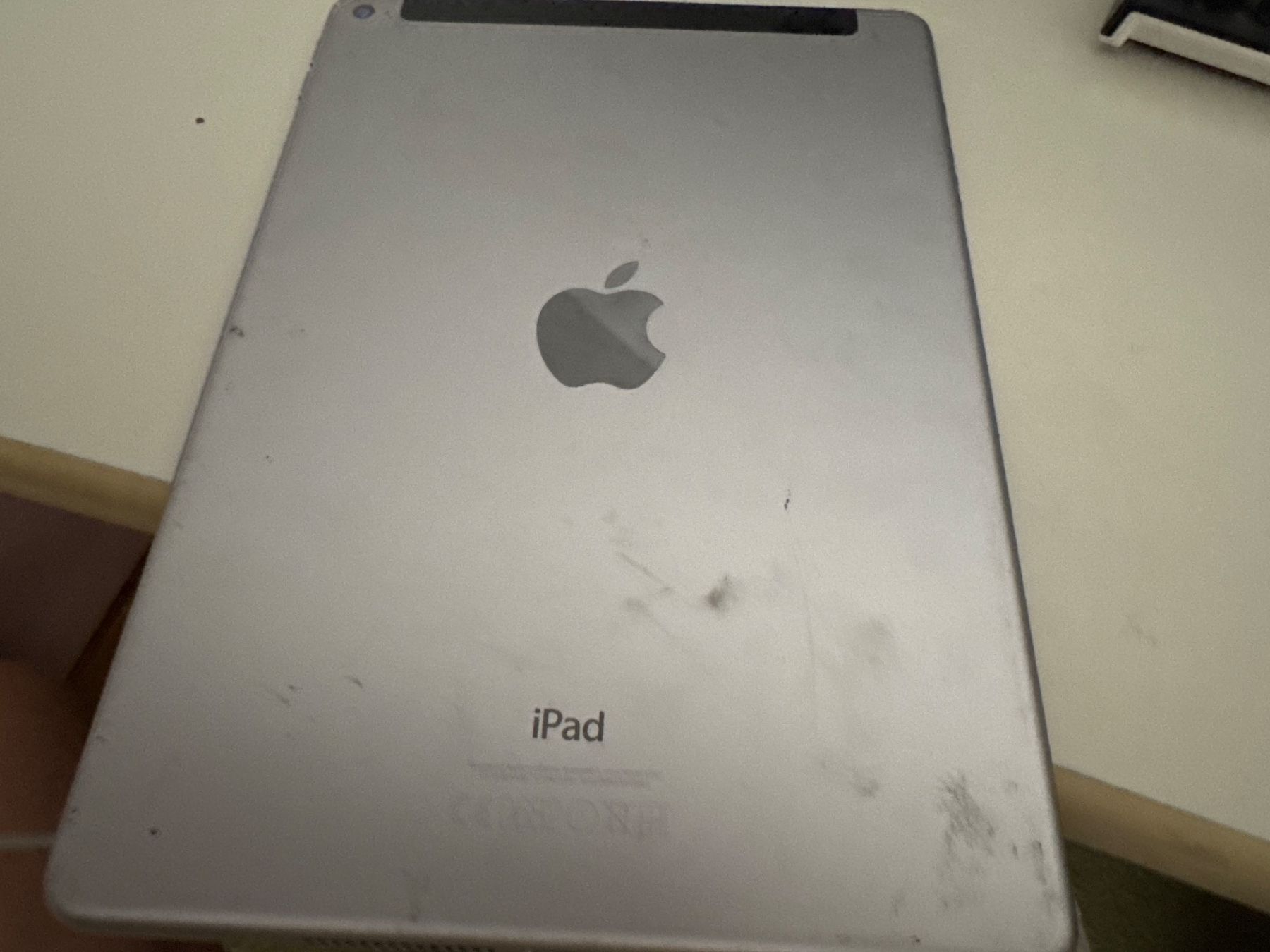 Apple Tablet PC: Ipad Air 2 -A1567- icloude – Defekt aus Olten von HoYa01 2