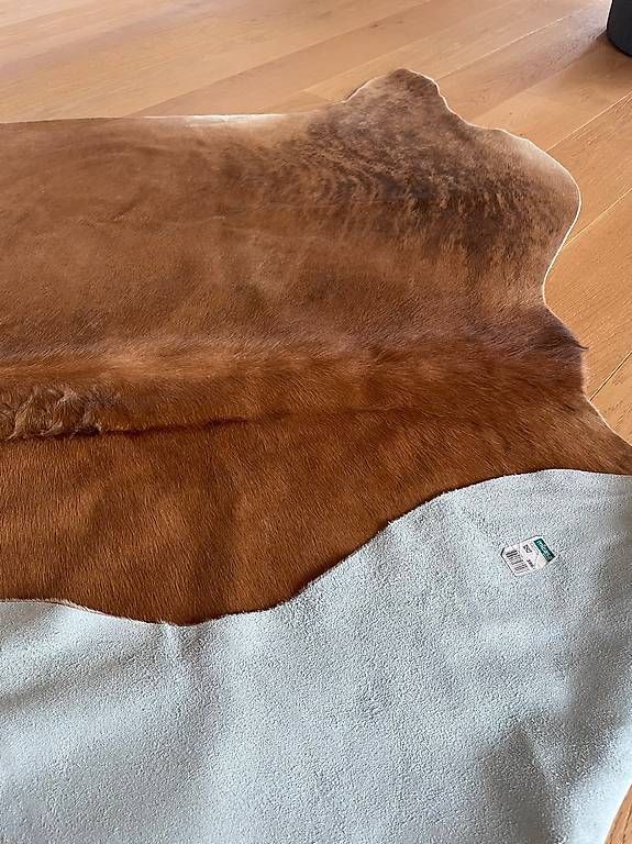 Tapis: Teppich echtes Kuhleder – D'occasion à Einsiedeln par rt. 2