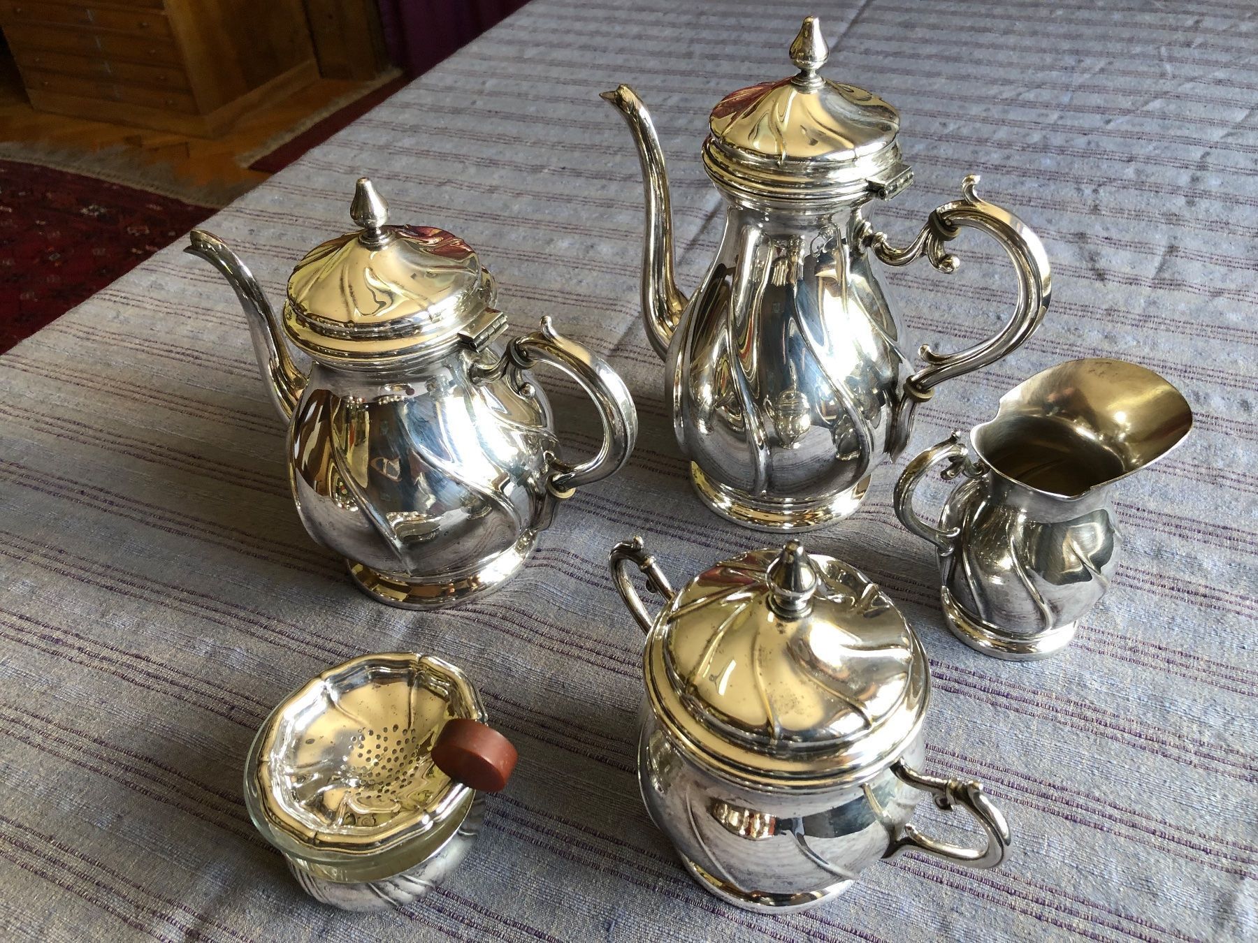 Set di piatti: Versilbertes Tee- und Kaffeeservice – Usato da Liestal venduto da emg_qyz5 1