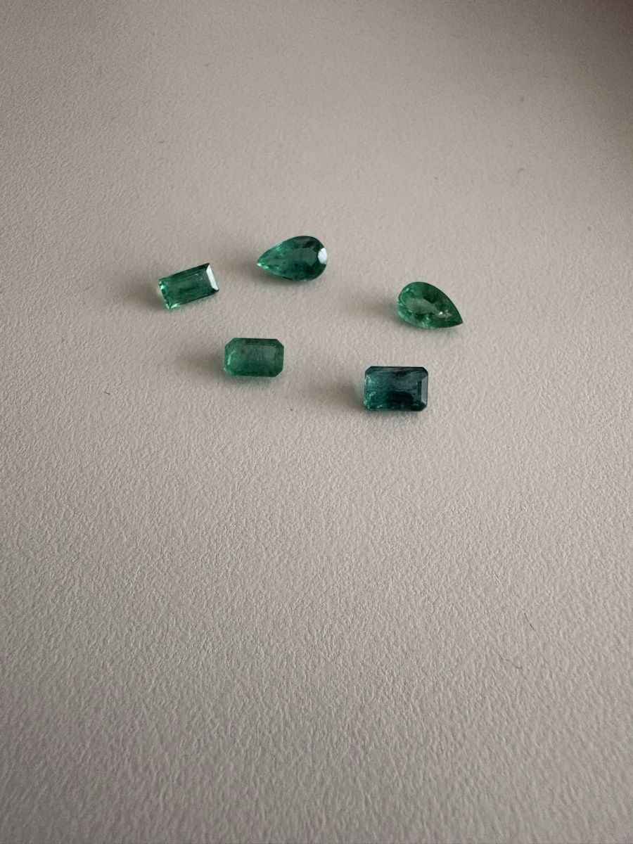 Pierres précieuses: 05 Émeraudes 3.05 ct poids total  – Neuf (Voir description) à Schliern b. Köniz par Hiel 4