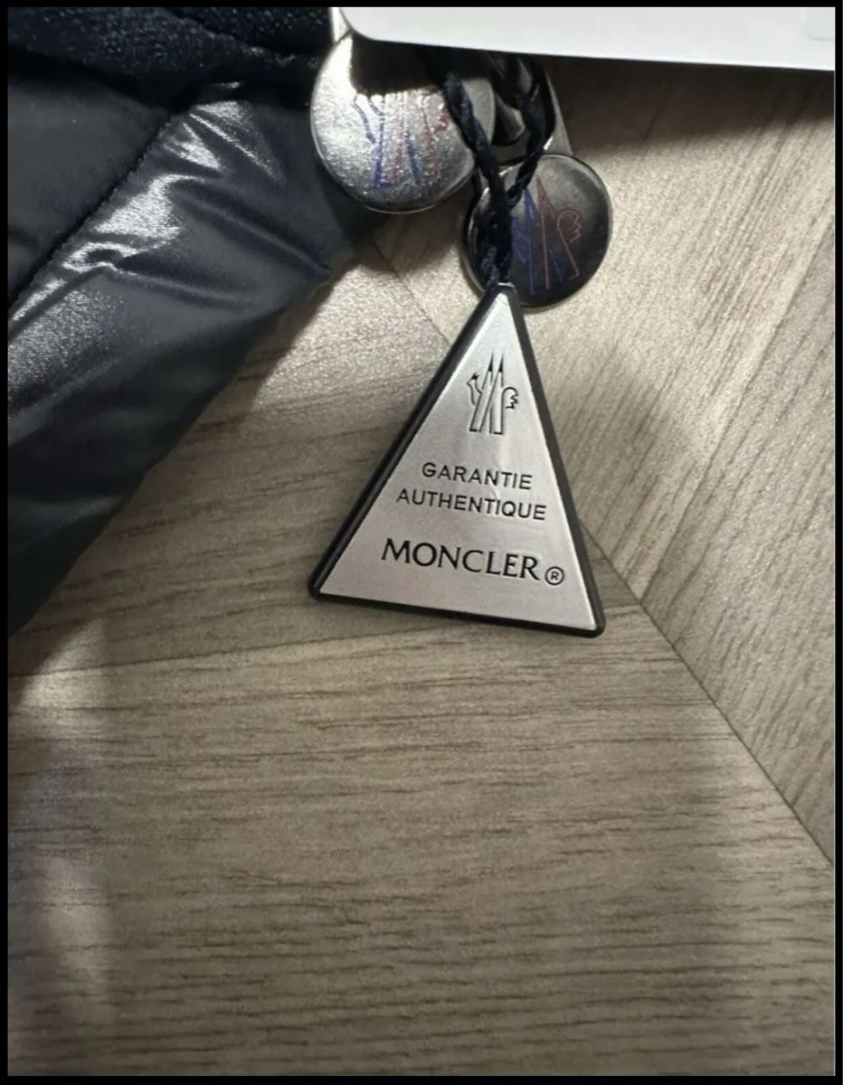 Moncler Giacche: Moncler Daunenjacke Maya – Nuovo e nell'imballaggio originale da Zug venduto da cieeeeelo 4