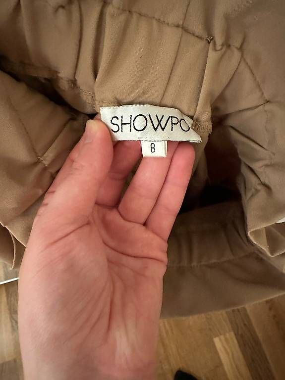 Hosen: Feine Beige Stoffhose Grösse 8 – Gebraucht aus Zürich von bit_kjw5 3