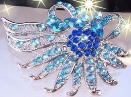 Brosche Nadel Blume Schleife Strass Blau klar Steine Glitzer