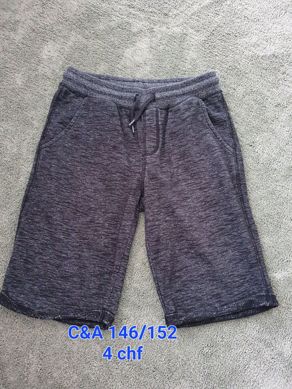 Lotti & Set di vestiti: 3 SHORTS garçon 12/14 ans comme neuf – Usato da Le Locle venduto da Arya4 2