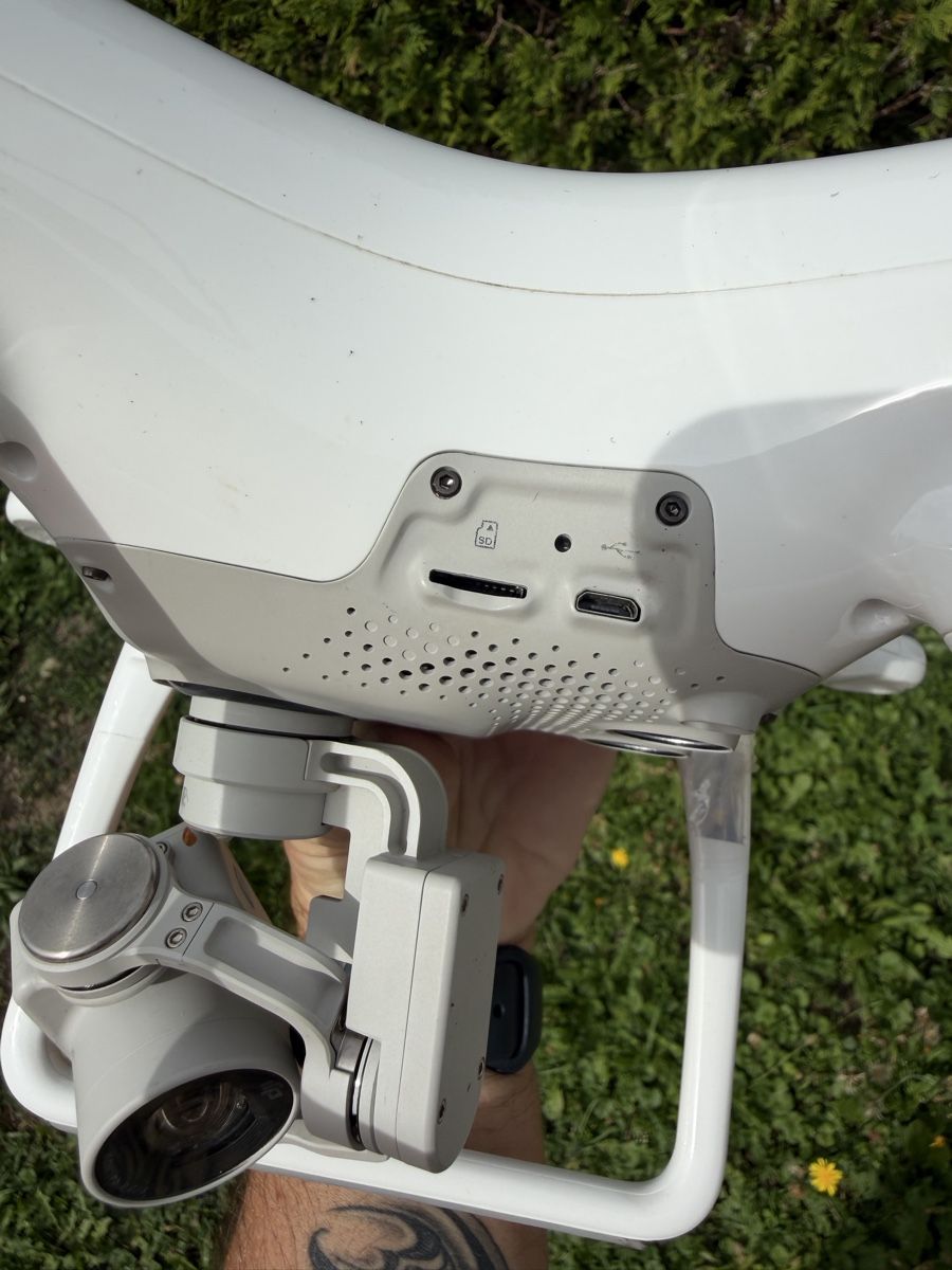 DJI Videocamere: DJI Phantom 4 – Usato da Estavayer-le-Lac venduto da Dudu720 4