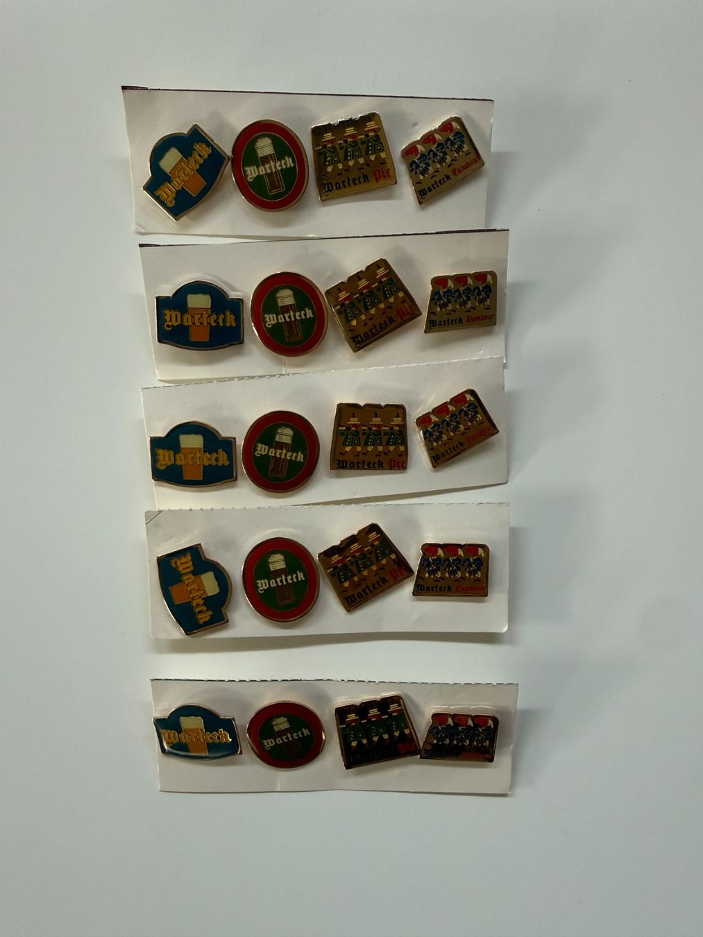Placchette & Badge: Warteck Bier Ansteckpins 5 Sets à 4 Pins – Usato da Augst BL venduto da Nextl00p