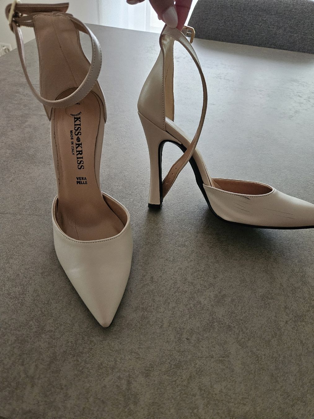 Chaussures femmes: Lederschuh mit Absatz. – D'occasion à Kriens par noe_5hkf 2