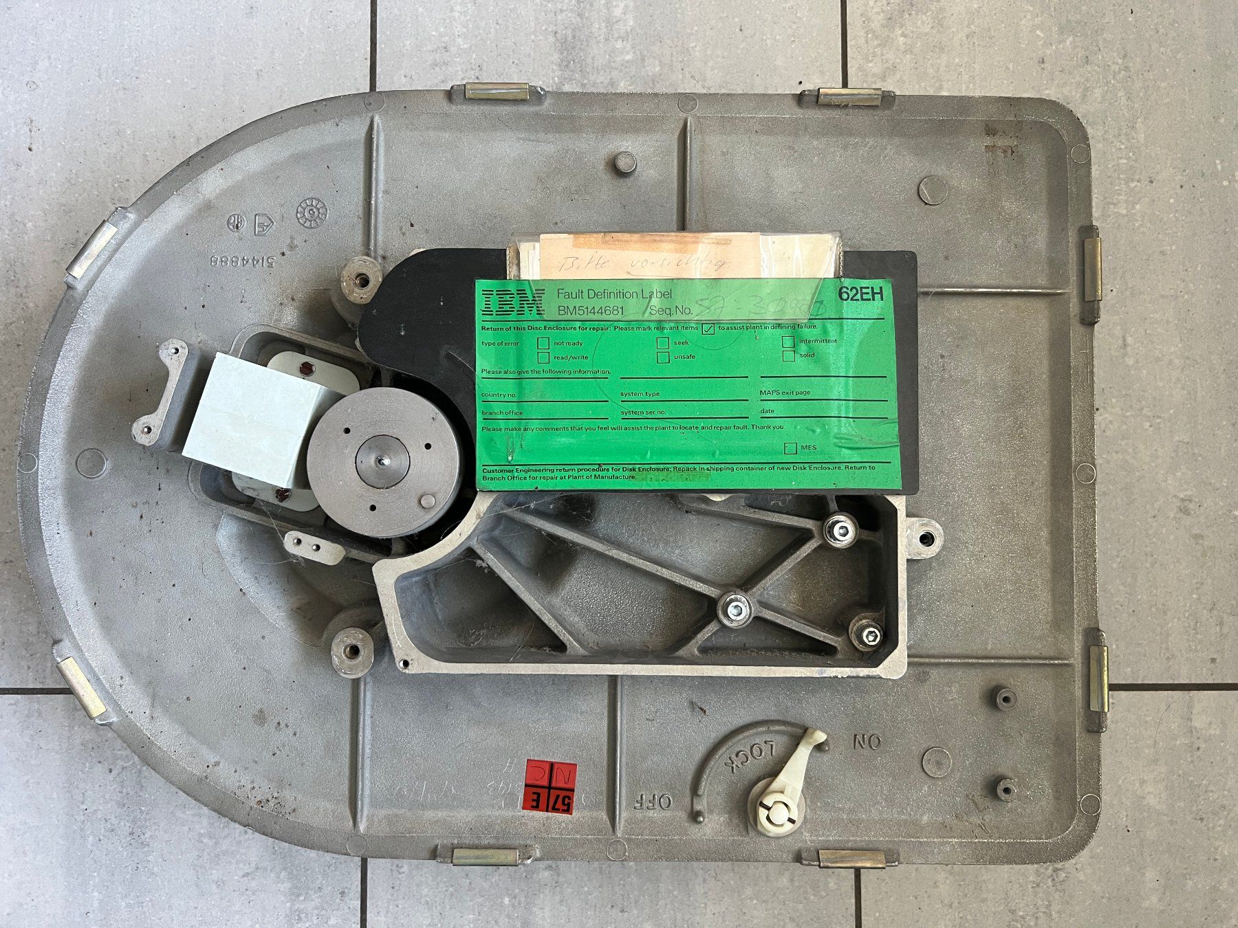 IBM Dischi rigidi: Festplatte 14 MB aus IBM System 32, 1975 – Difettoso da Burgdorf venduto da 9500 4