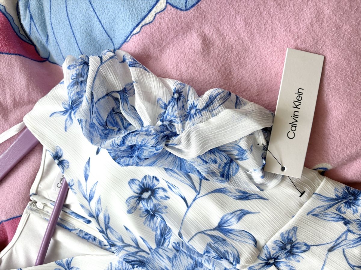 Calvin Klein Vestiti: Calvin Klein - White and blue dress – Nuovo e nell'imballaggio originale da Tagelswangen venduto da fireiceprincess 5