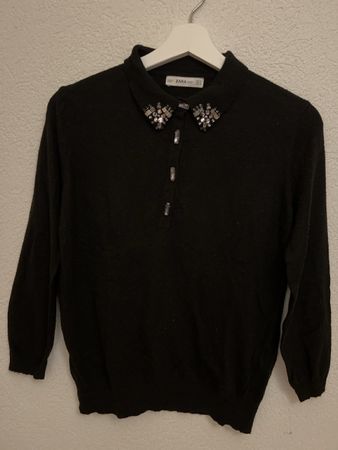 Schwarzer Pullover mit Strass, Gr. S
