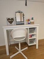 Kleiner Schreibtisch/Schminktisch inkl. Stuhl