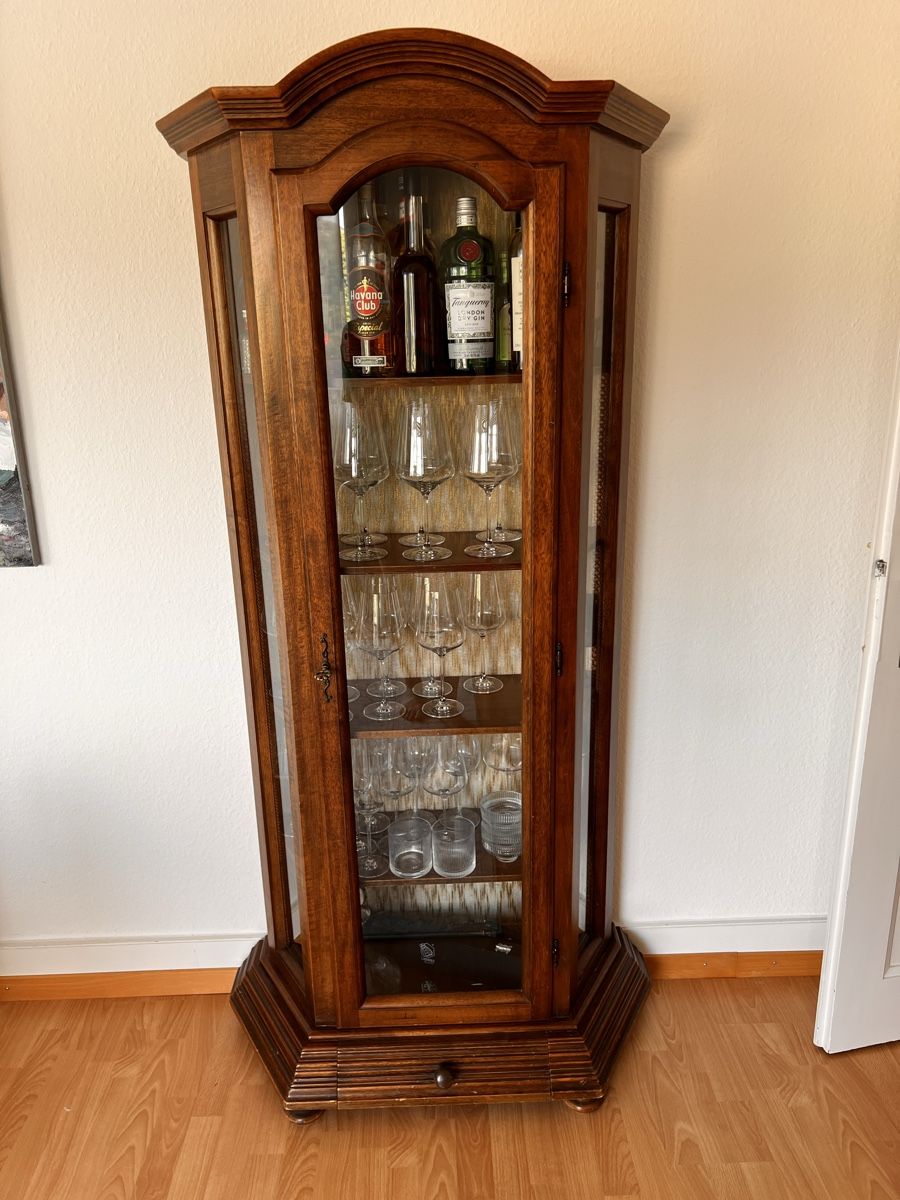 Vitrines: Eckvitrine mit Schublade – D'occasion à Luzern par Vschu