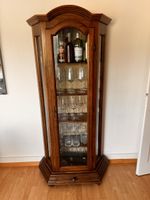 Eckvitrine mit Schublade