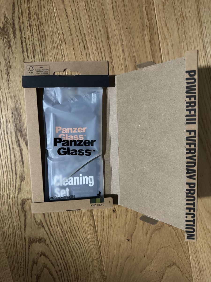 Ritocchi & pellicole di protezione: PanzerGlass Screen Protector Classic Fit, iPhone 15 Max Pro – Nuovo (secondo la descrizione) da Muri b. Bern venduto da ser_cw9x 1