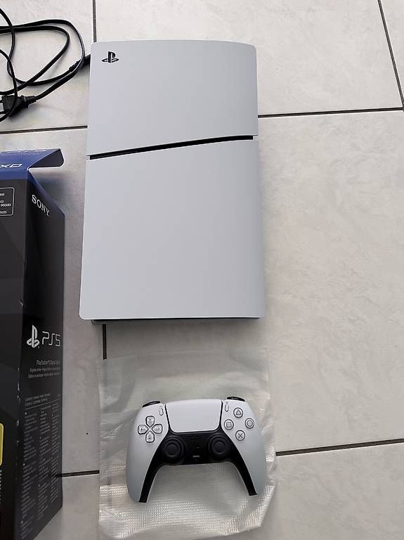 Consoles: PS5 Digital Edition – D'occasion à Urtenen-Schönbühl par ninociotti 1