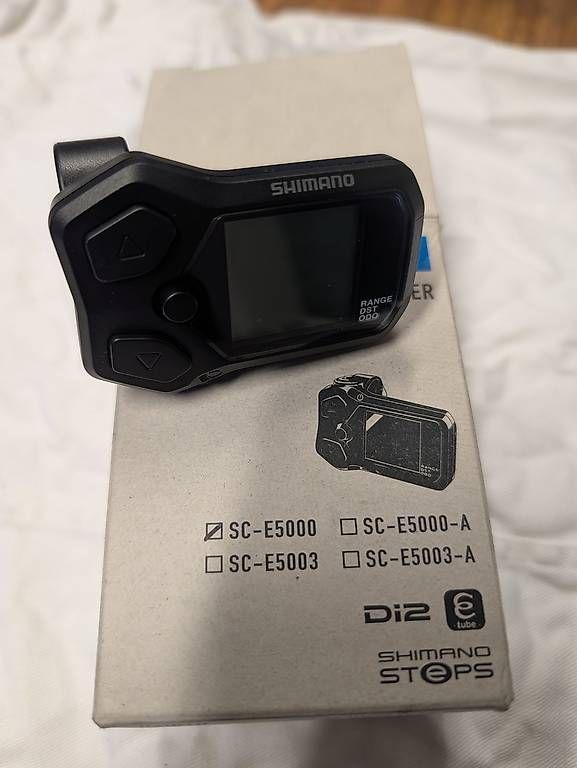 Pièces détachées: Shimano Compteur  STEPS SC-E5000 – Neuf avec emballage d'origine à Grand-Lancy par Charly1229