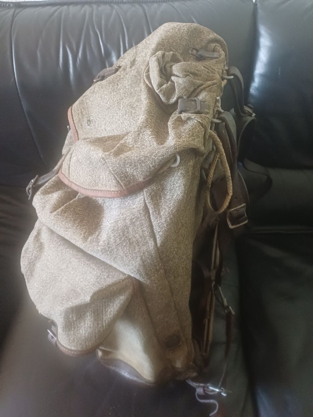 Armée suisse Sacs à dos: Alter Gebirgsrucksack der Schweizer Armee – D'occasion à Ebersecken par Napf08 5