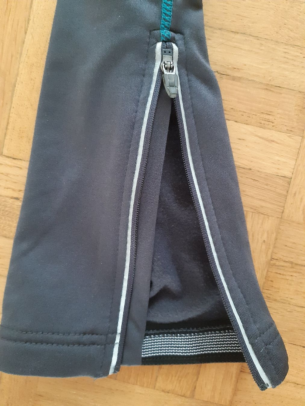 Pantaloni: Herren-Jogginghosen – Nuovo (secondo la descrizione) da Aarau venduto da crissta 1