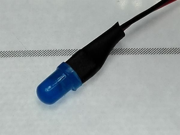 Componenti elettronici: LED 3mm verkabelt, 12V DC, blau diffus – Nuovo (secondo la descrizione) da Luzern venduto da Salefactory 2