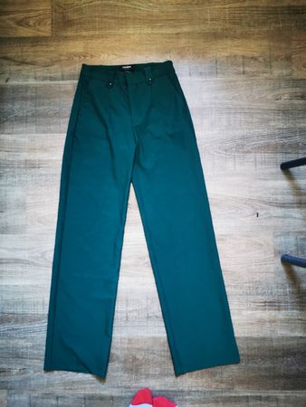 Pull&Bear Hose, Gr. M, Dunkelgrün, Top Zustand für Herbst!