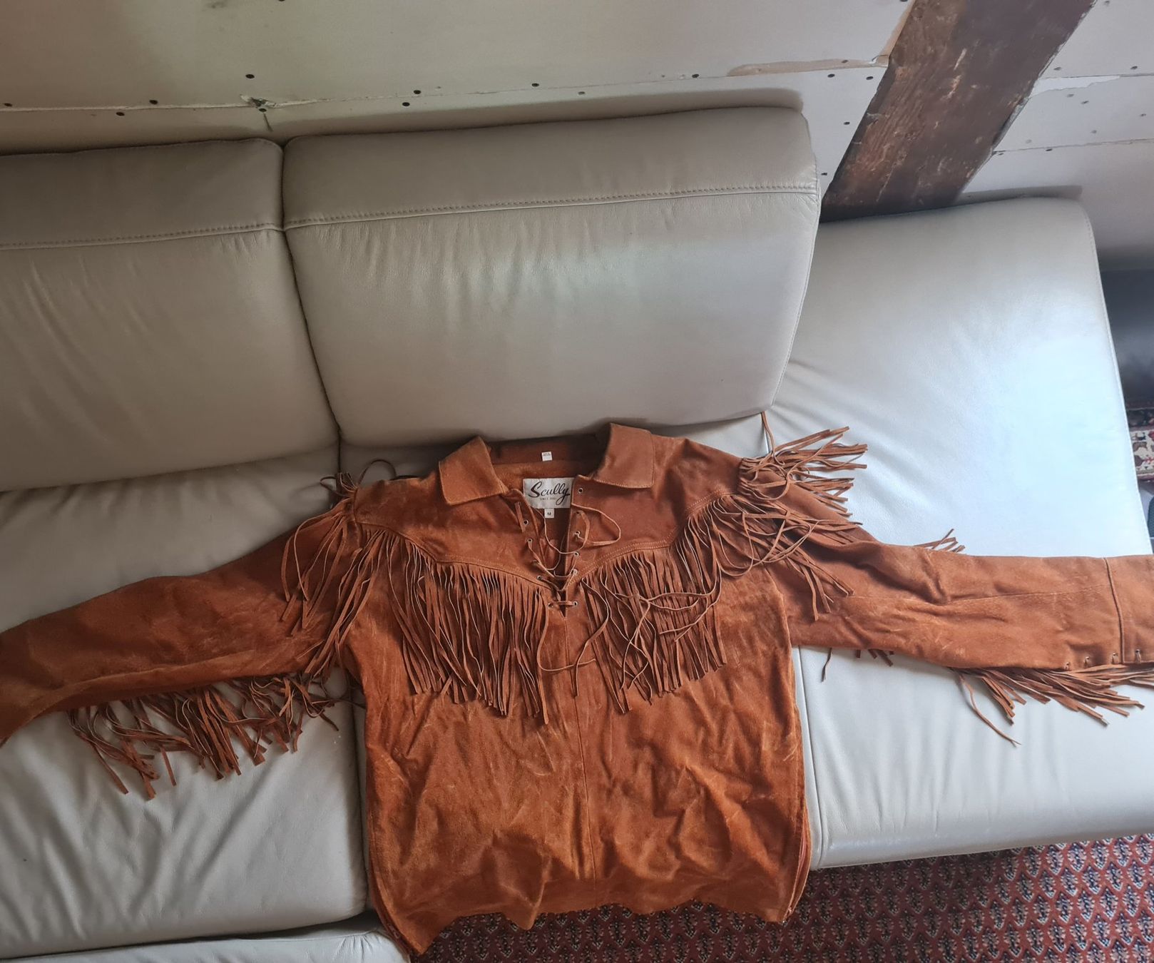 Hemden: Lederhemd Scully mit Fransen in braun , Grösse M – Gebraucht aus Coeuve von Nelly2
