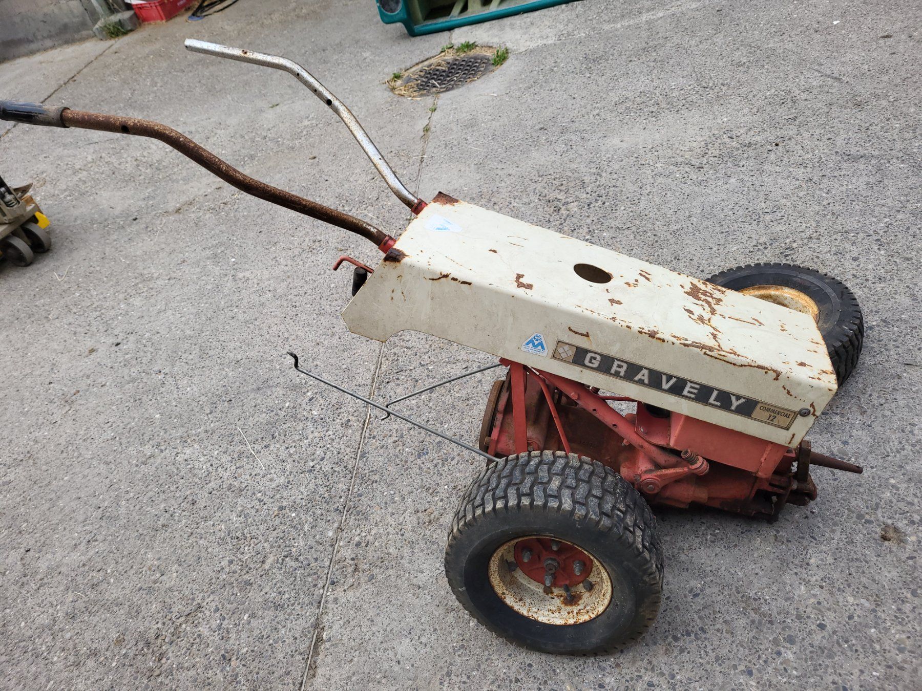 Tutte le macchine: Gravely Comercial 12 Ersatzteilspender Scheunenfund – Difettoso da Märstetten venduto da kaiserx4t