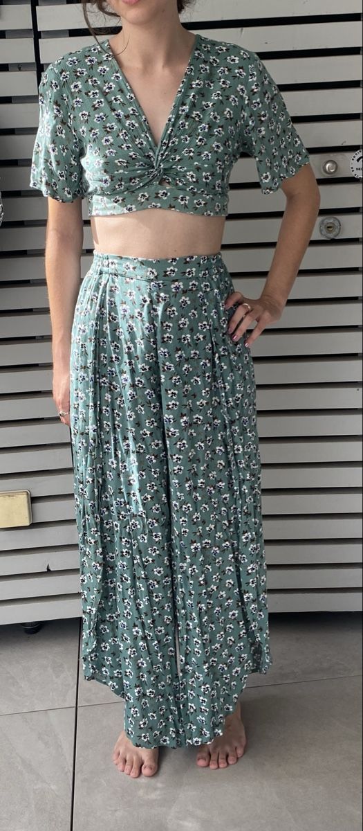 Pull&Bear Lotti di vestiti: Ensemble top et pantalon – Usato da St-Légier-Chiésaz venduto da lea_6k5s